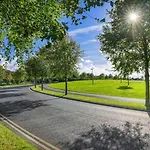 Apartman Private Sandyford 2-bed Nr Business Park & M50 Dublin