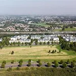 Private Sandyford 2-bed Nr Business Park & M50 *