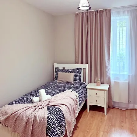 Private Sandyford 2-bed Nr Business Park & M50 * Dublin